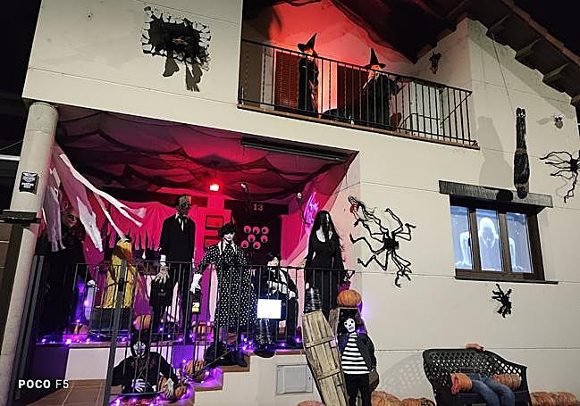 Fachada de la vivienda de Ibán y Elena.