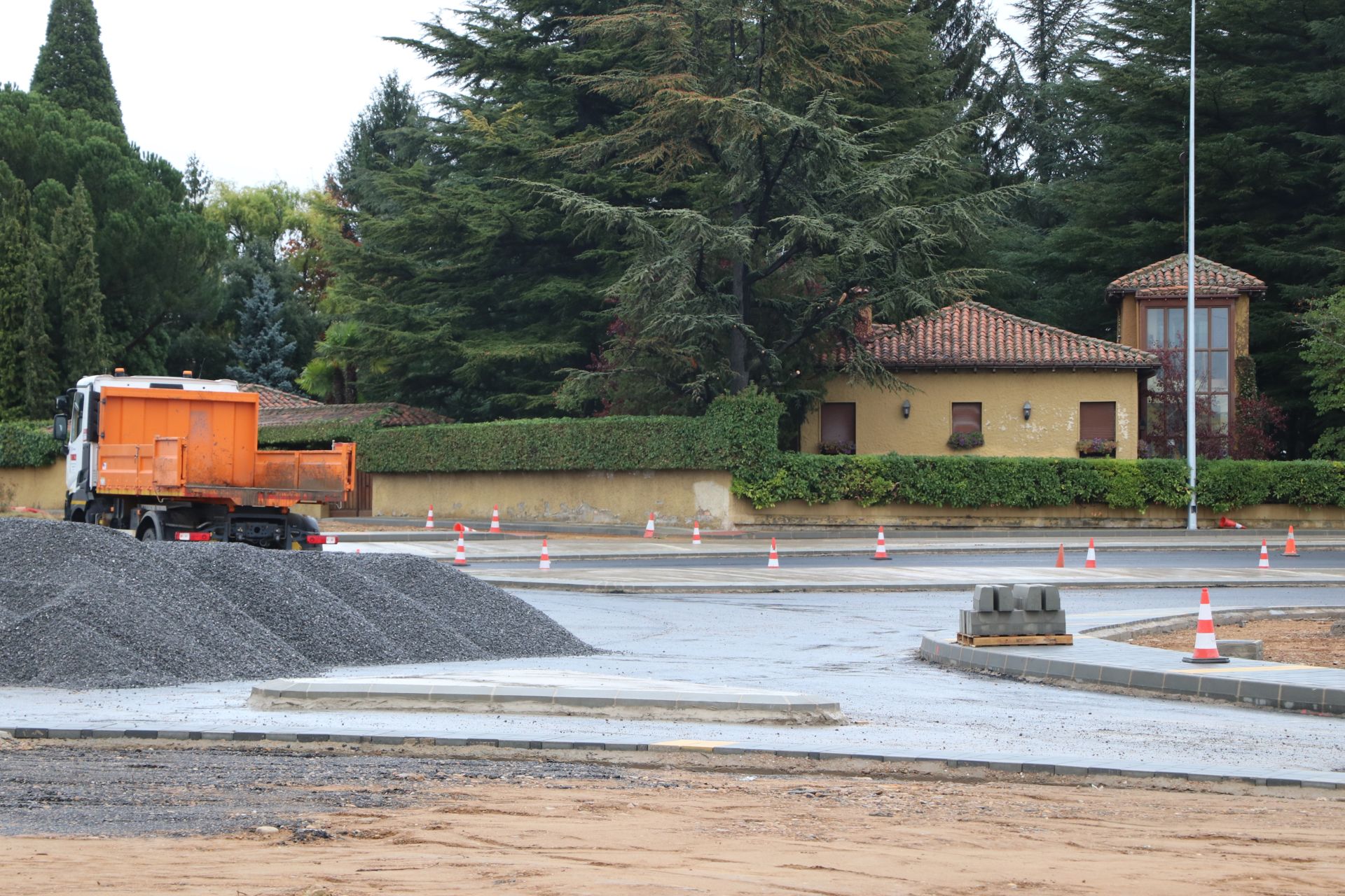 Así avanzan las obras de la nueva rotonda de la N-120