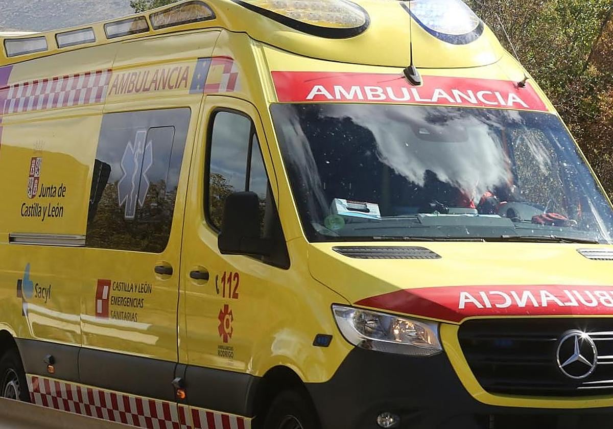 Una ambulancia deSacyl.