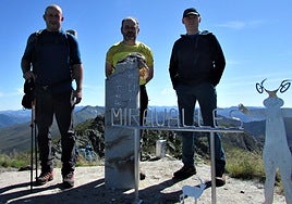 Un montañero leonés culmina el primer recorrido por la Cordillera Cantábrica de extremo a extremo, junto a otro aficionado de Lugo.
