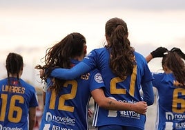 Las jugadoras del Olímpico celebran uno de los goles.