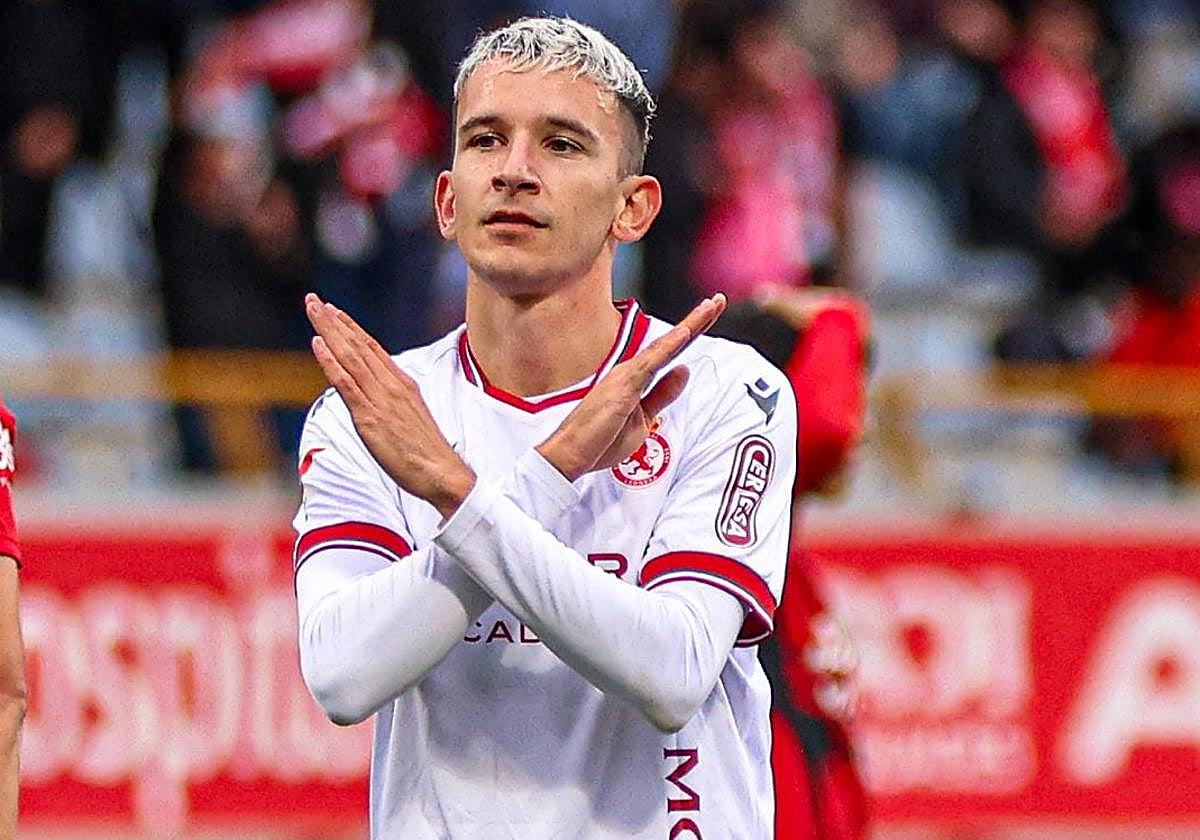 Luis Chacón celebra su gol ante el Mirandés.