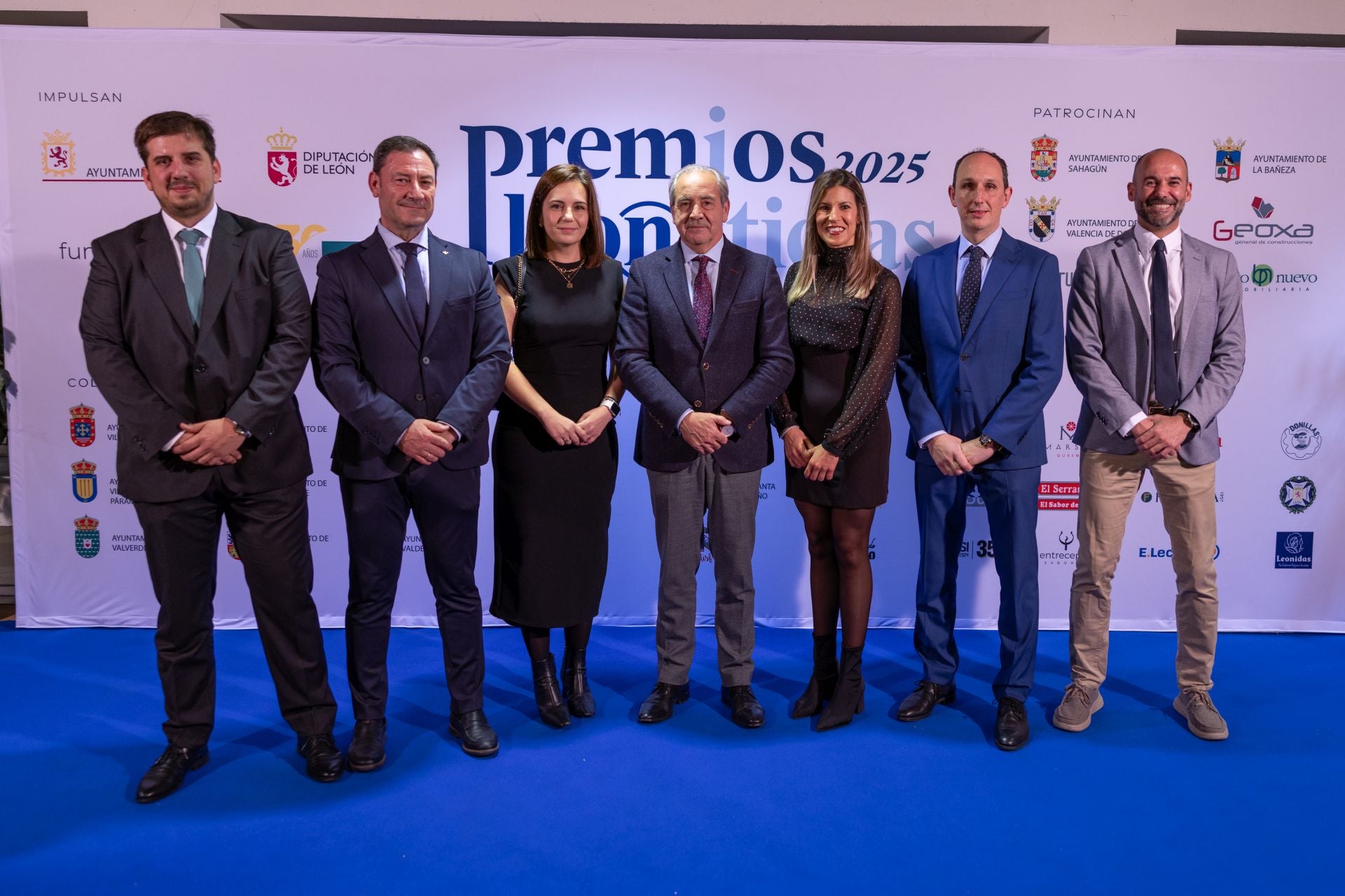 Gustavo Forcelledo, Ángel Zorito, Ana Capelo, Cipriano García, Marta Quintanilla, Javier López, y Francisco González, de Caja Rural.