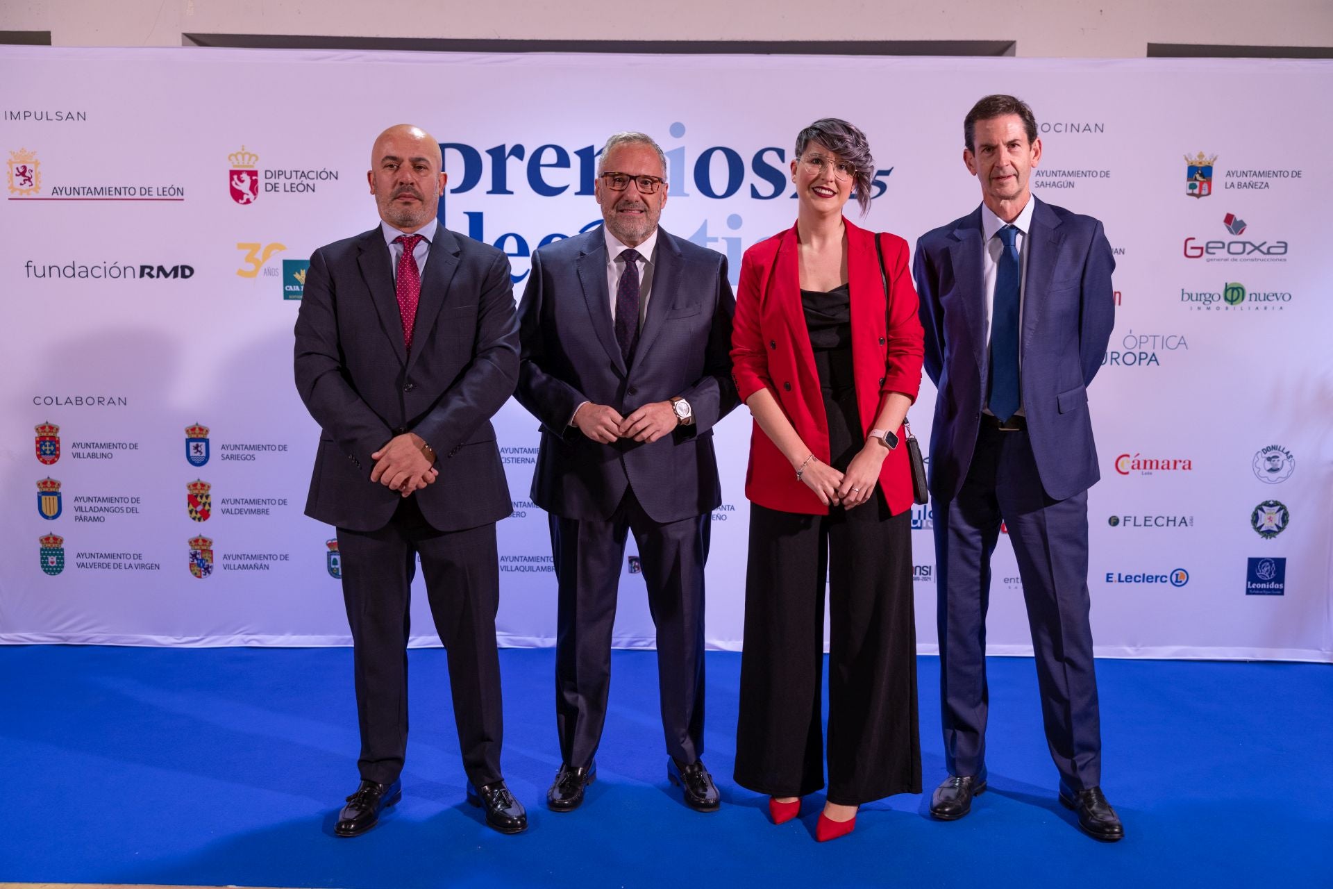 José Manuel Diez, de leonoticias; Carlos Pollán, presidente de las Cortes de Castilla y León; Inés Santos, jefa de redacción de leonoticias y Gregorio Ezama, director general de leonoticias.