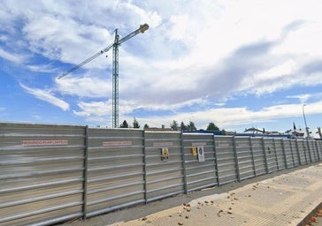 Las grúas completan el puzle de los chalés de Eras con 17 promociones activas