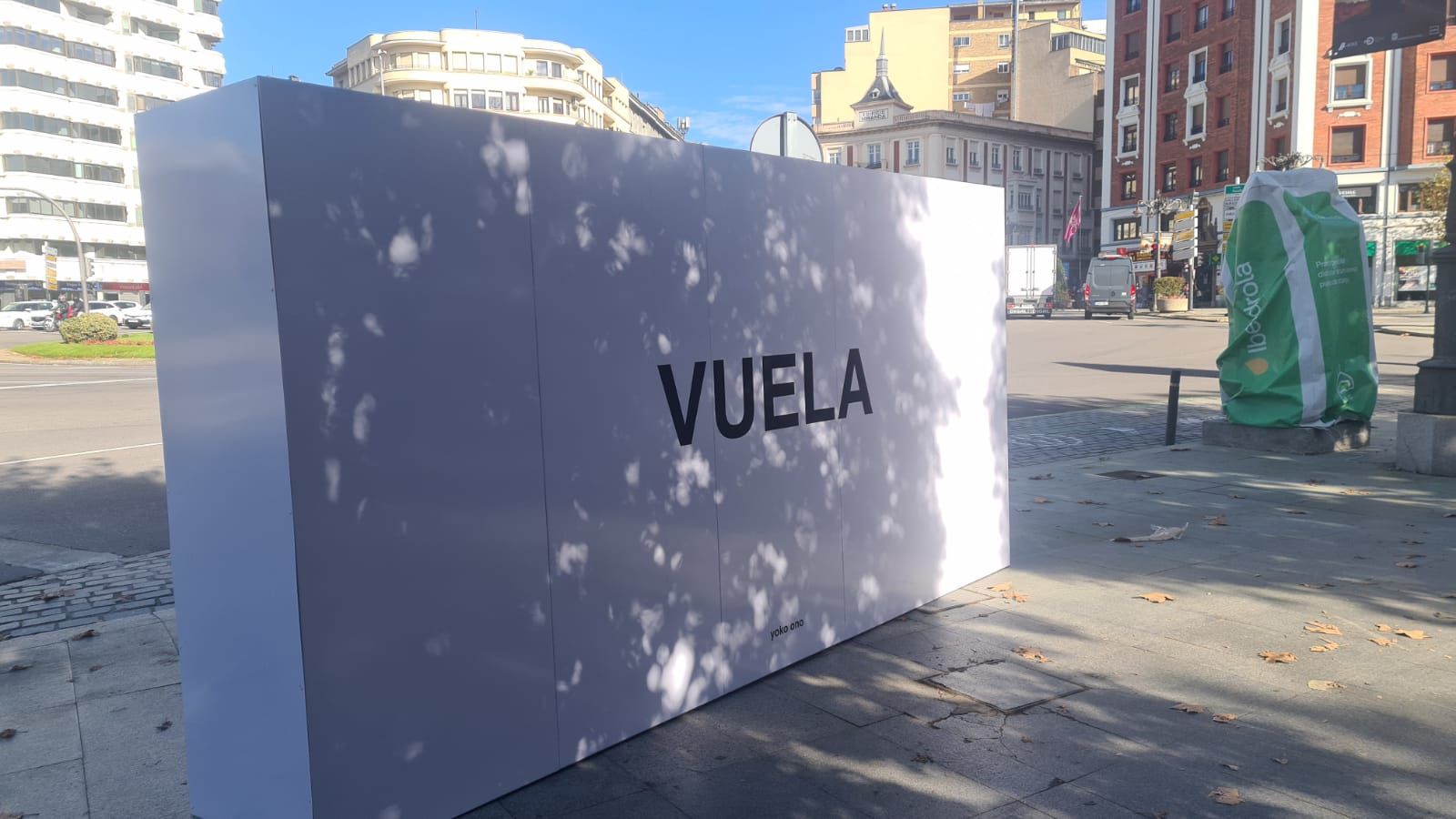 Las imágenes de los mensajes que Yoko Ono ha dejado en León