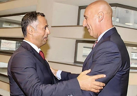 Visita del presidente de la Cultural a León.