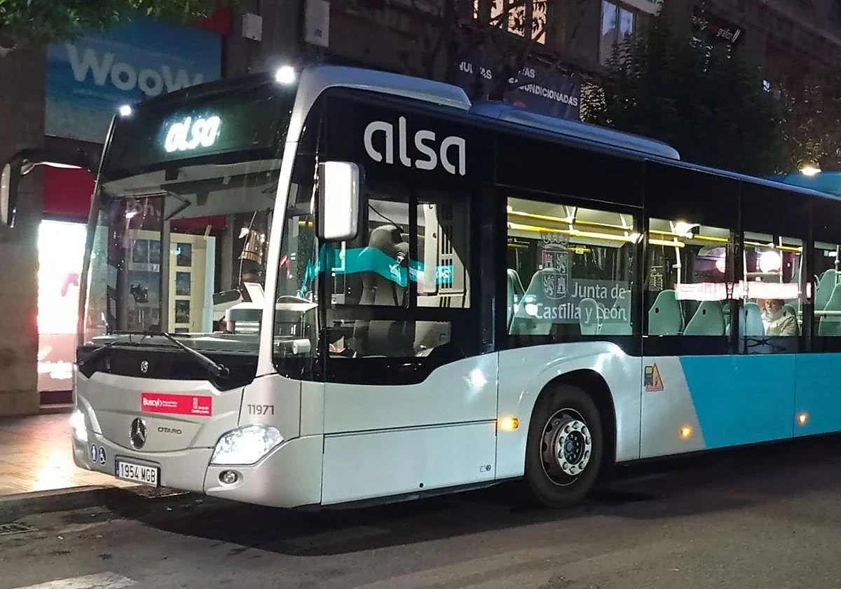 Autobuses de Buscyl en la parada de Gran Vía.