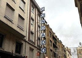 La fachada del bingo Condado, en los días previos a su traslado.