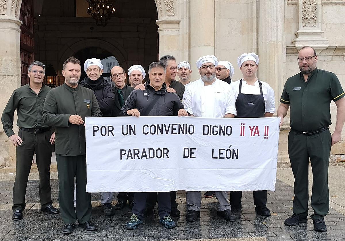 Protesta de los trabajadores del Parador de León el 7 de noviembre de 2025.