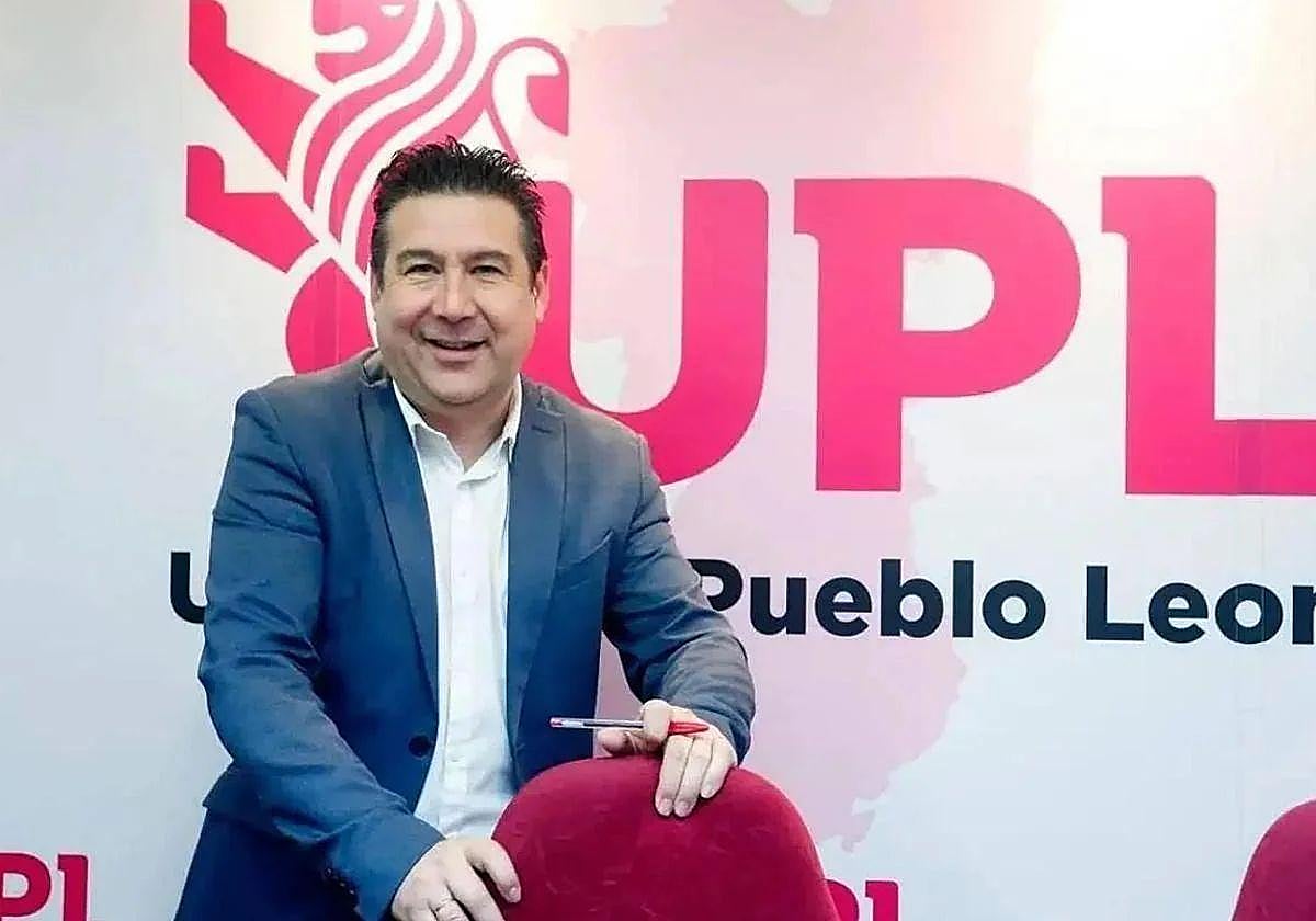 Luis Mariano Santos en la sede de UPL.
