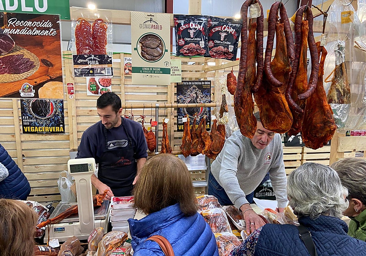 Imagen principal - Feria de la Cecina de Chivo en Vegacervera 2025