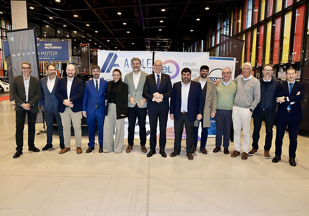 Imagen principal - Inauguración de la Feria del vehículo de ocasión