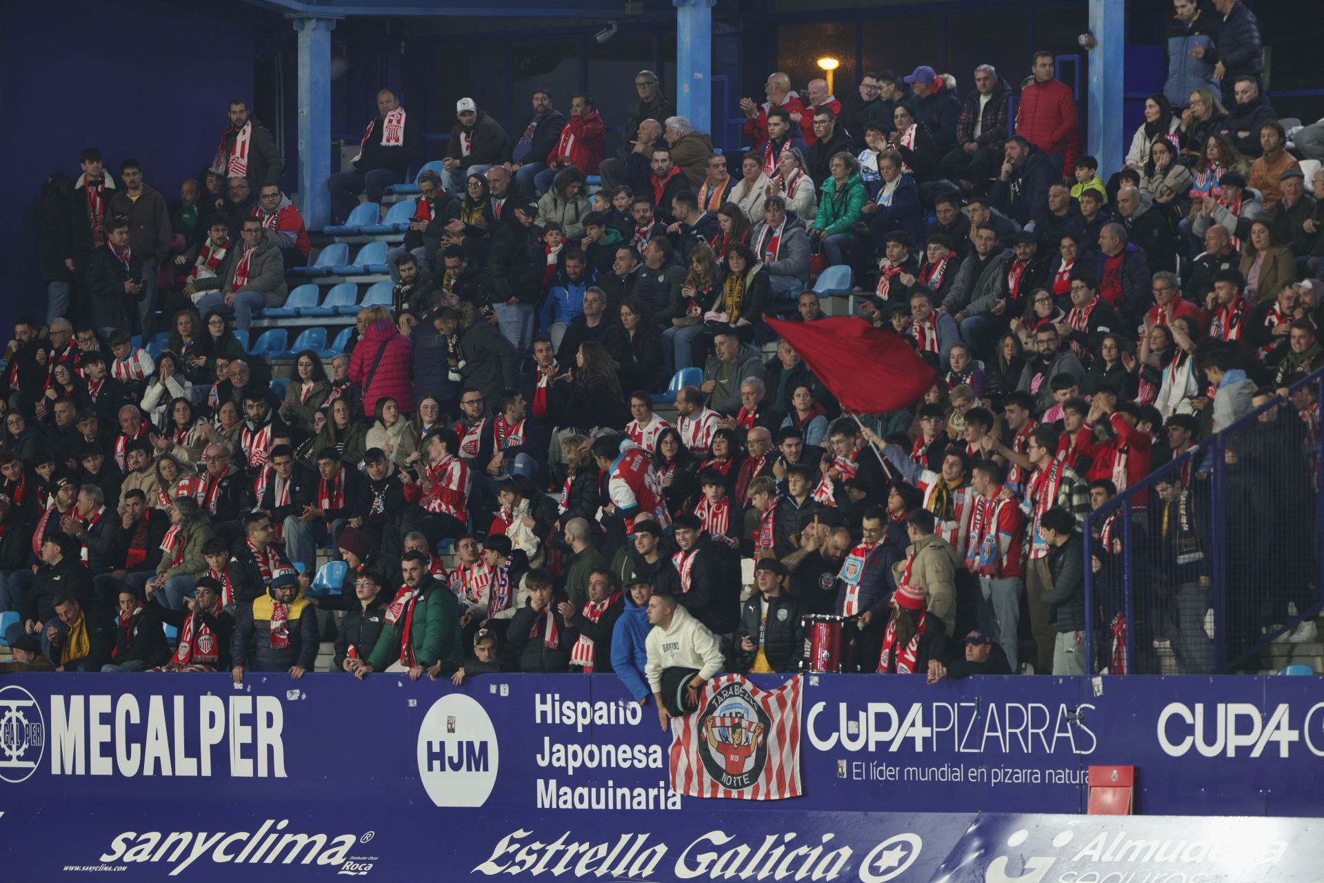 Las imágenes del partido entre la Ponferradina y el Lugo