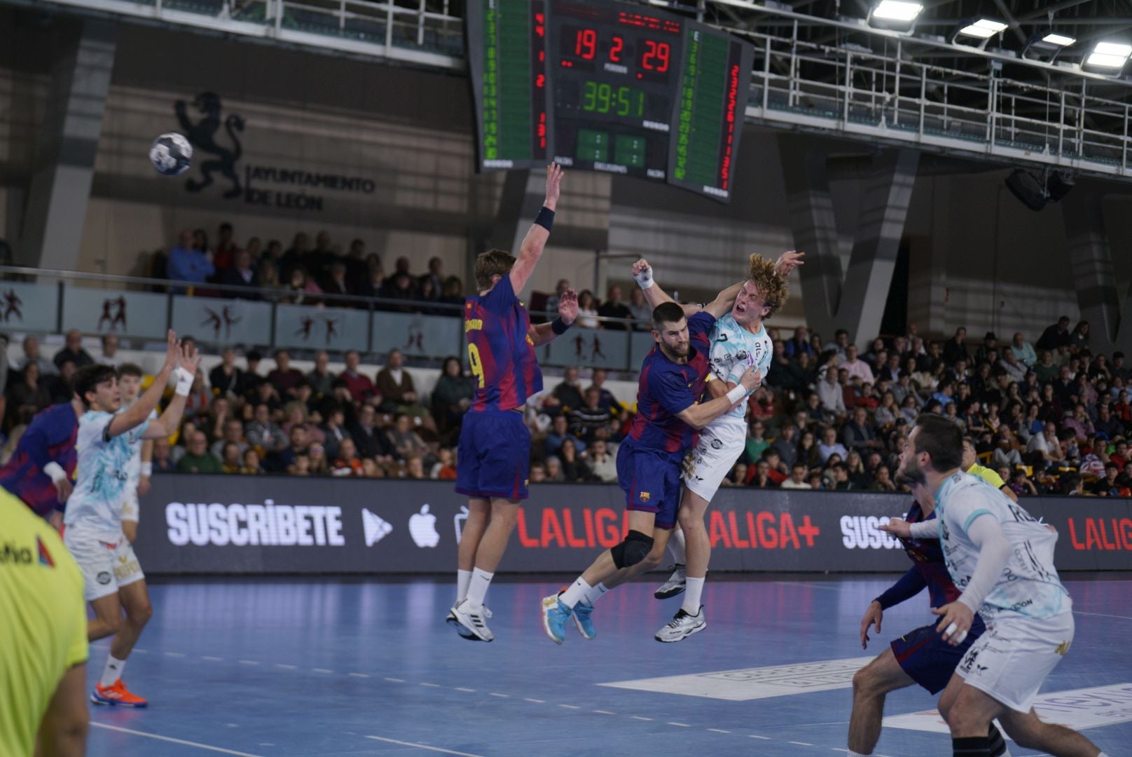 Las mejores imágenes del Abanca Ademar - F.C. Barcelona