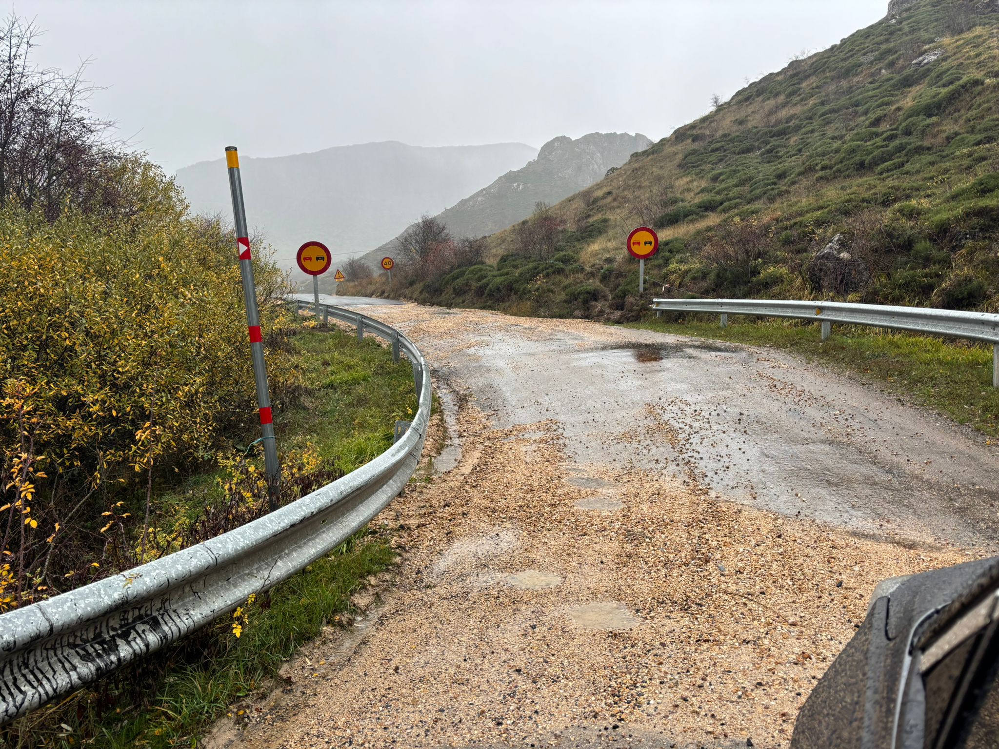 Las imágenes de la carretera entre Villamanín y Aralla