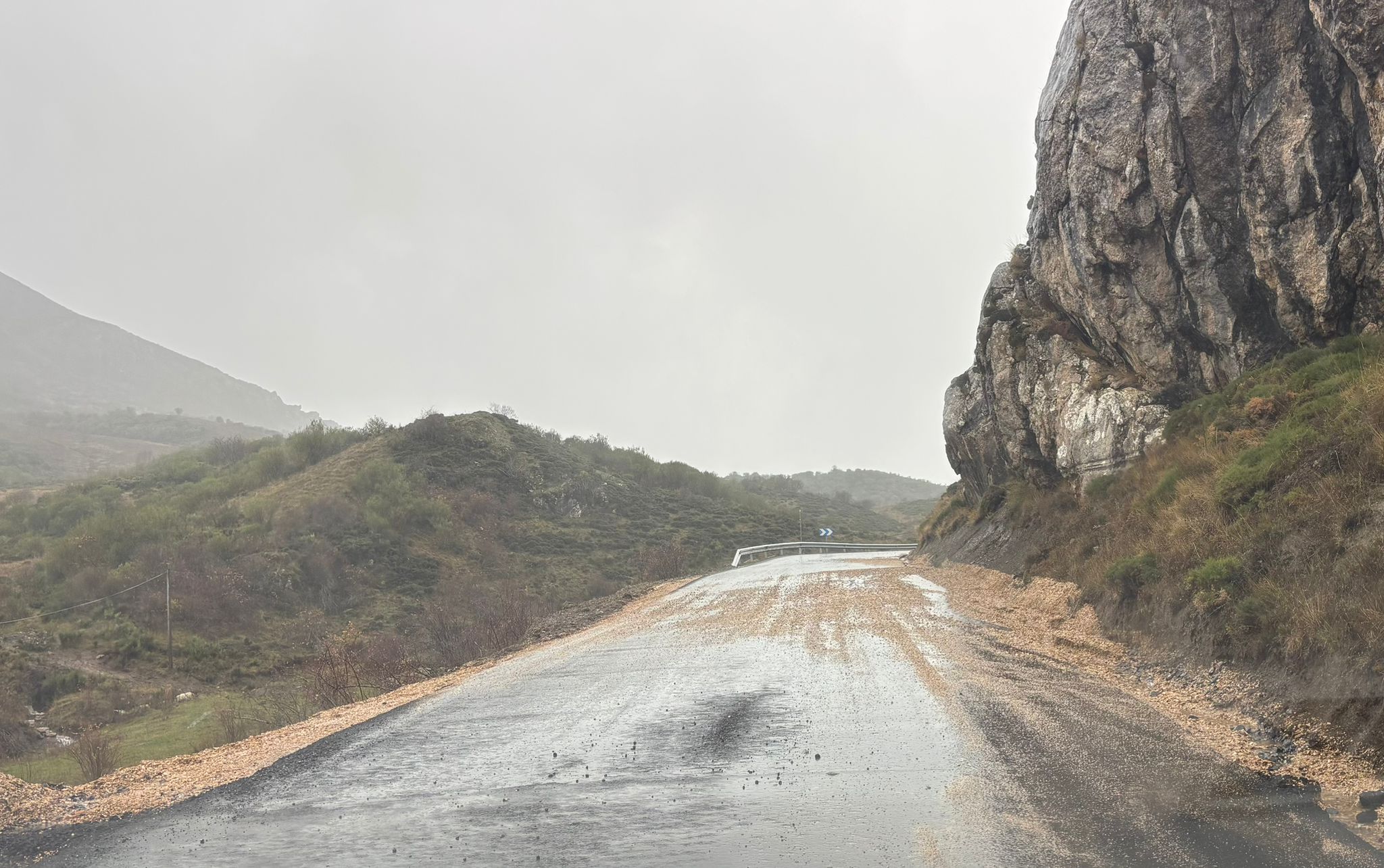 Las imágenes de la carretera entre Villamanín y Aralla