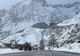Nieve en el pico Bodón, en Valdelugueros (León) en 2022.