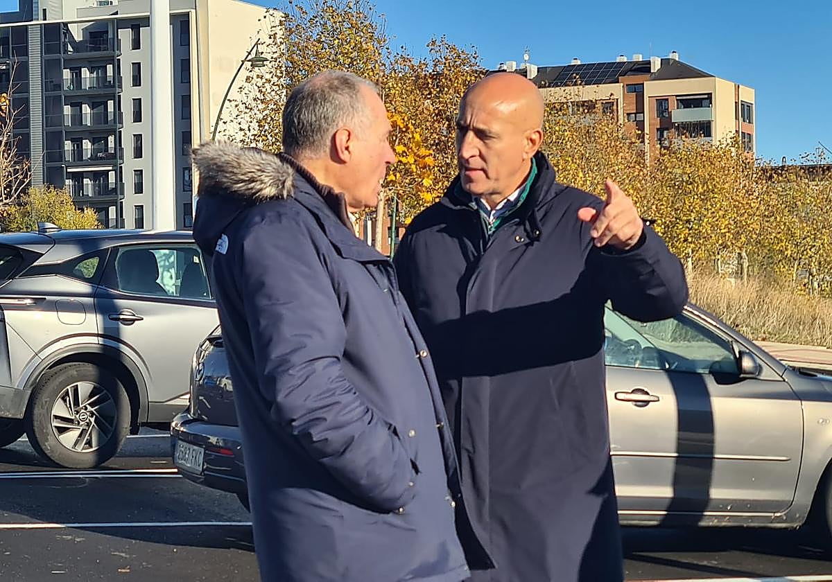 El portavoz de UPL junto al alcalde de León.