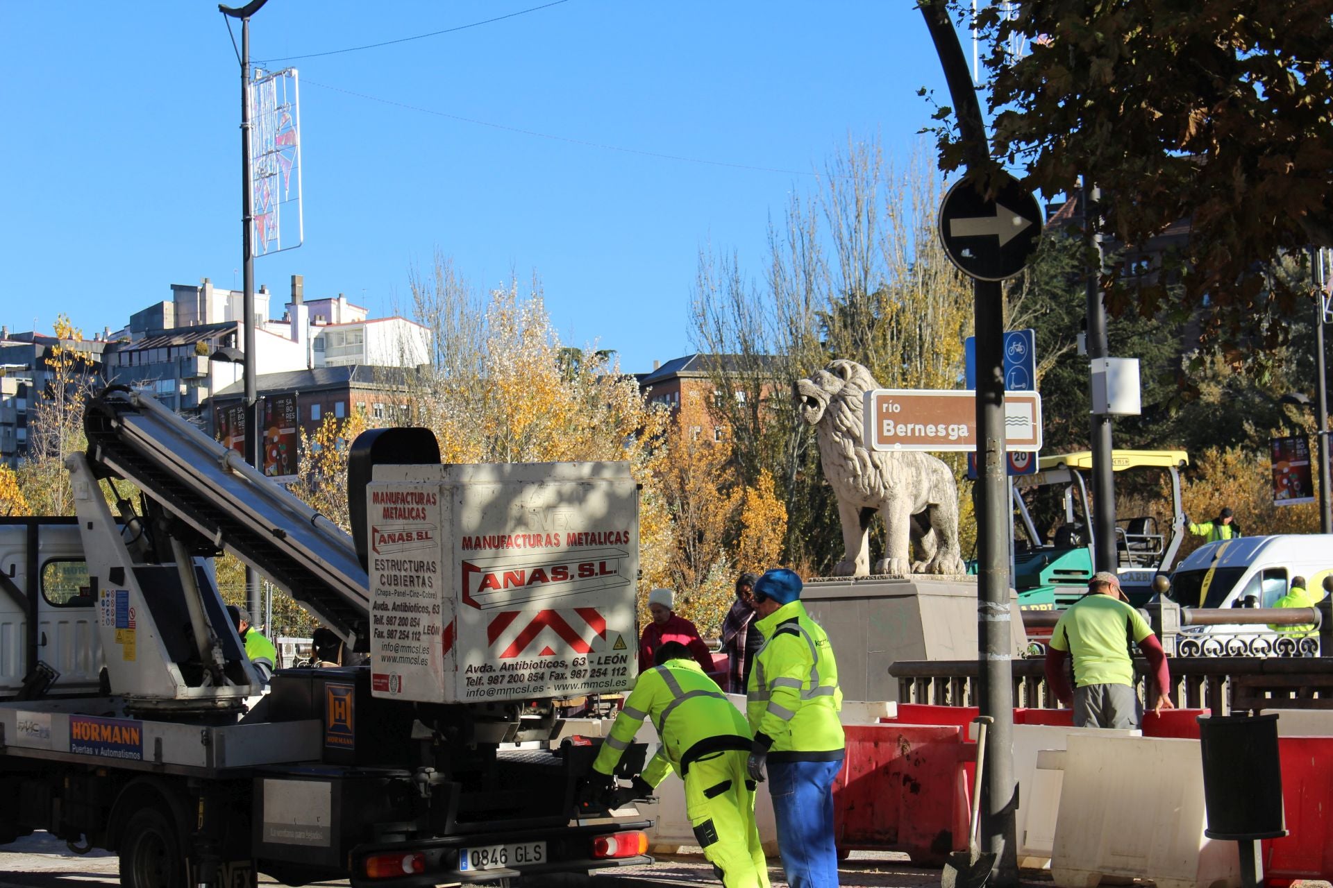 El Puente de los Leones, cortado al tráfico