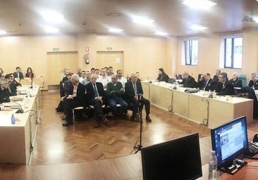 La juez absuelve de homicidio y lesiones a los 16 acusados de la muerte de seis mineros