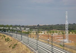 Línea ferroviaria de la variante.