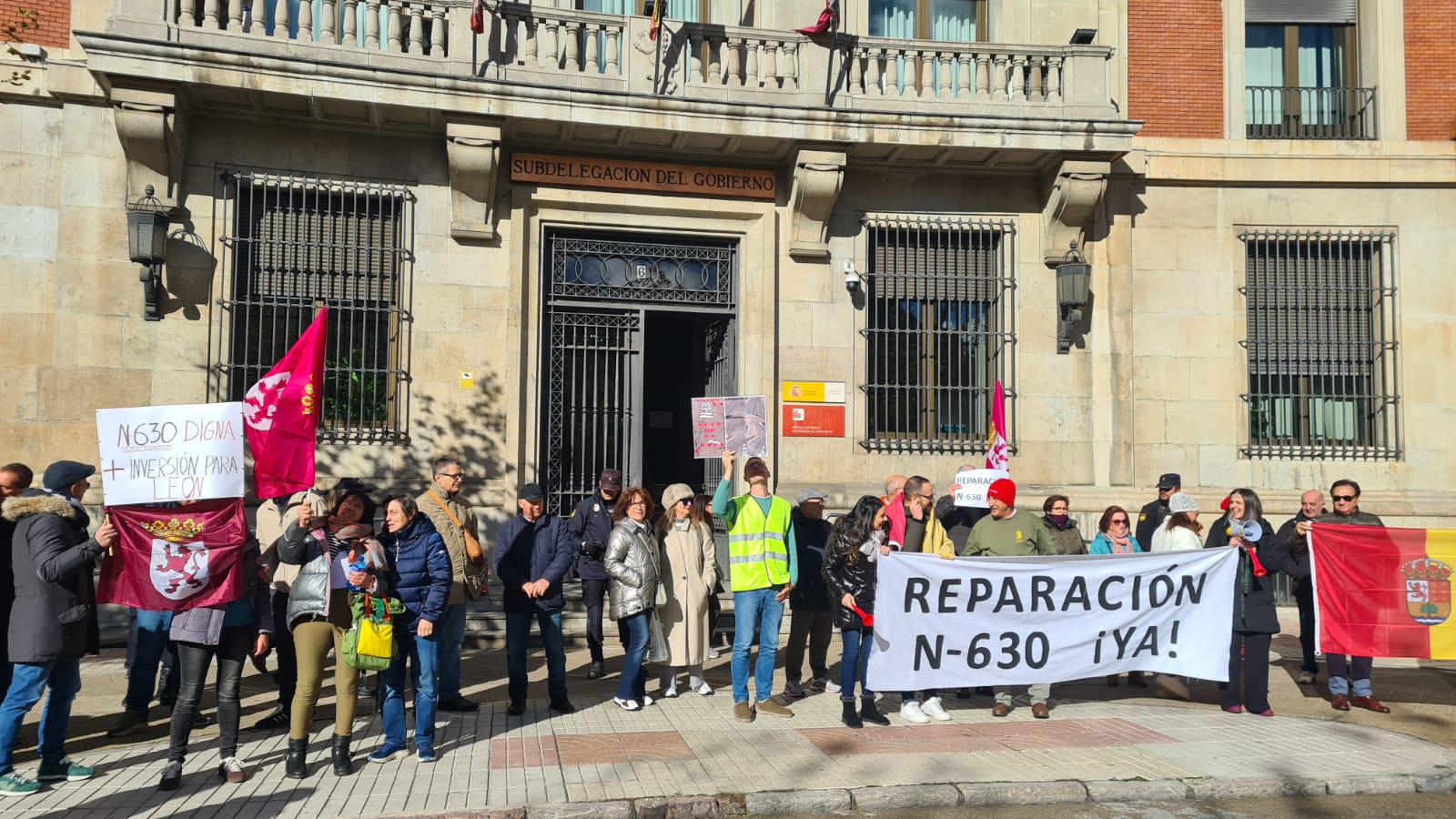 Las imágenes de la protesta de los vecinos de la N-630