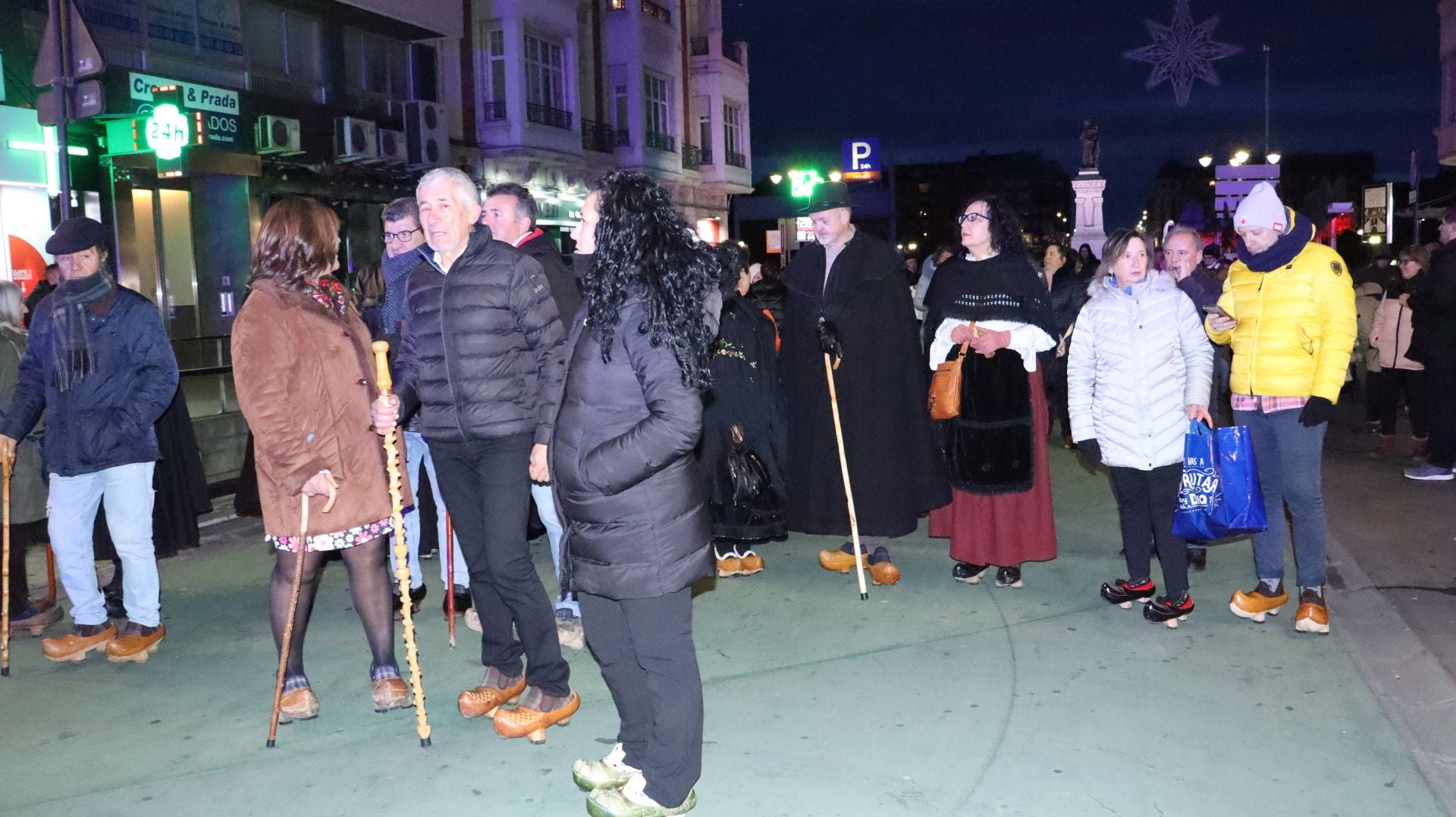 Las imágenes de la madreñada por las calles de León