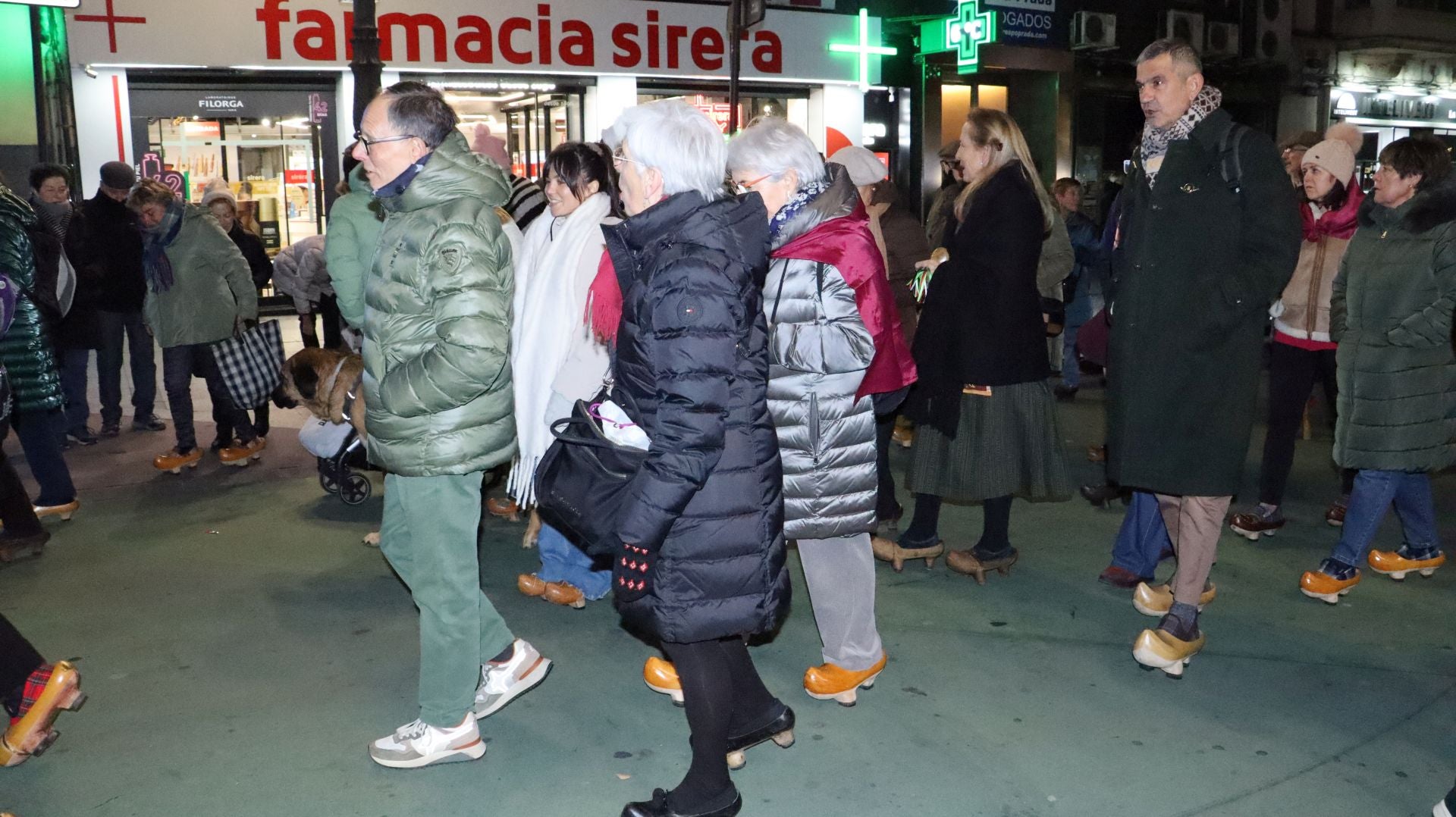 Las imágenes de la madreñada por las calles de León