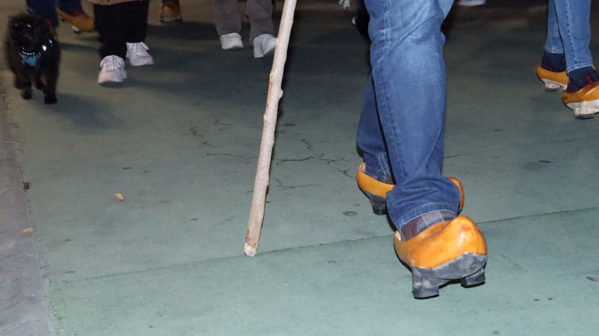 Las imágenes de la madreñada por las calles de León