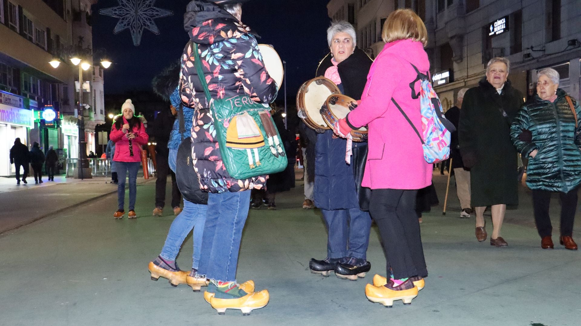 Las imágenes de la madreñada por las calles de León