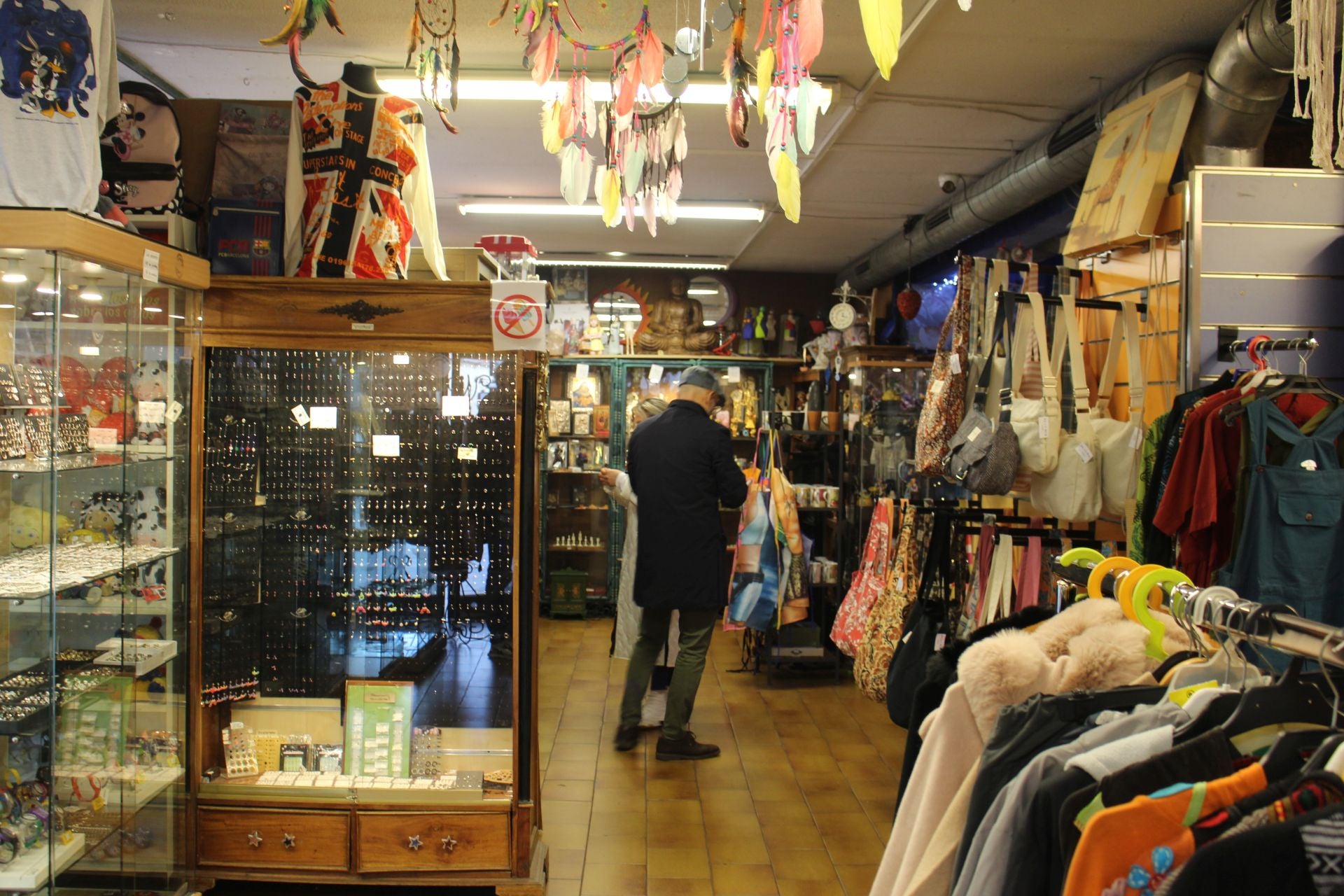 Las imágenes de Gnomos, la tienda que cierra en León tras 41 años