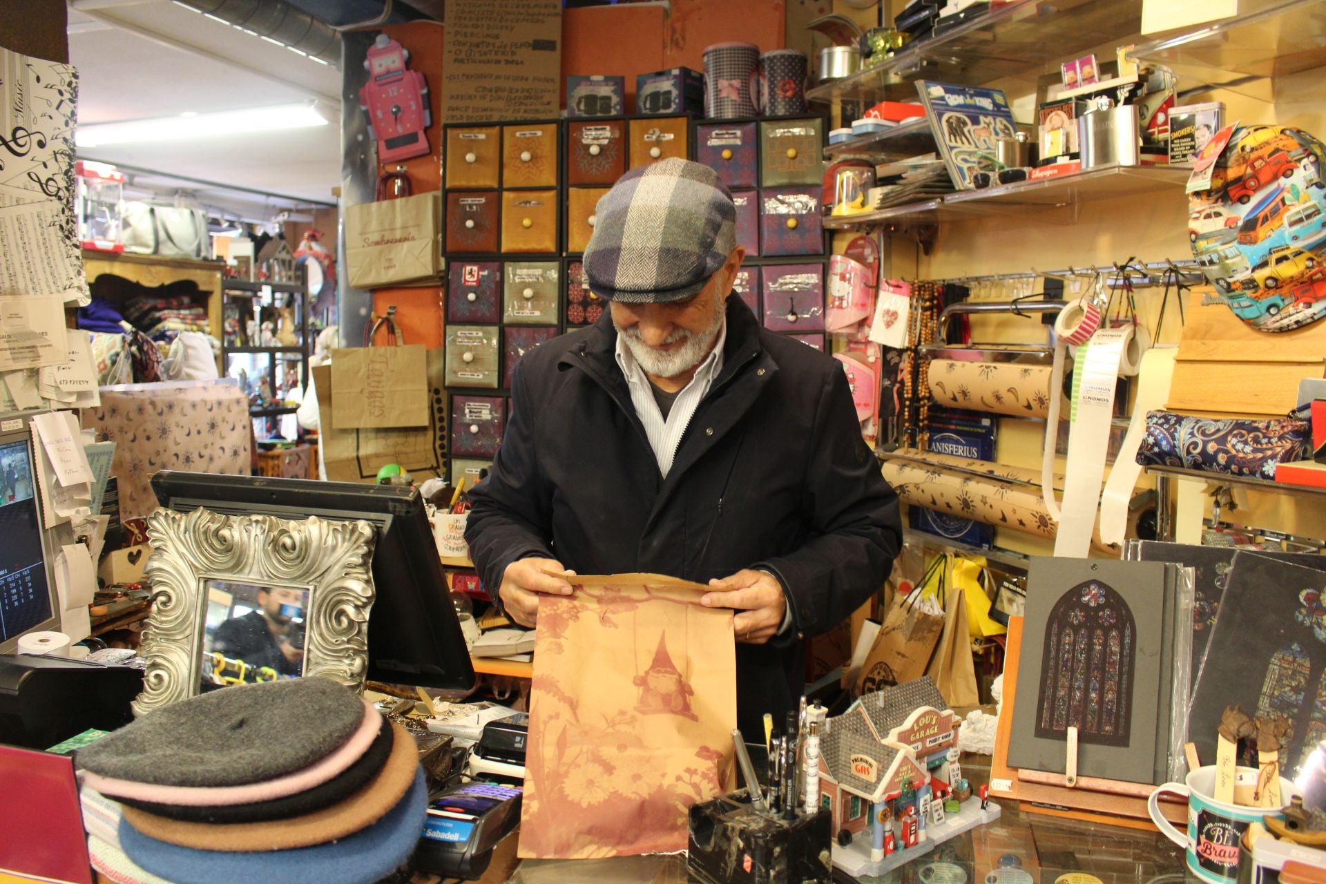 Las imágenes de Gnomos, la tienda que cierra en León tras 41 años