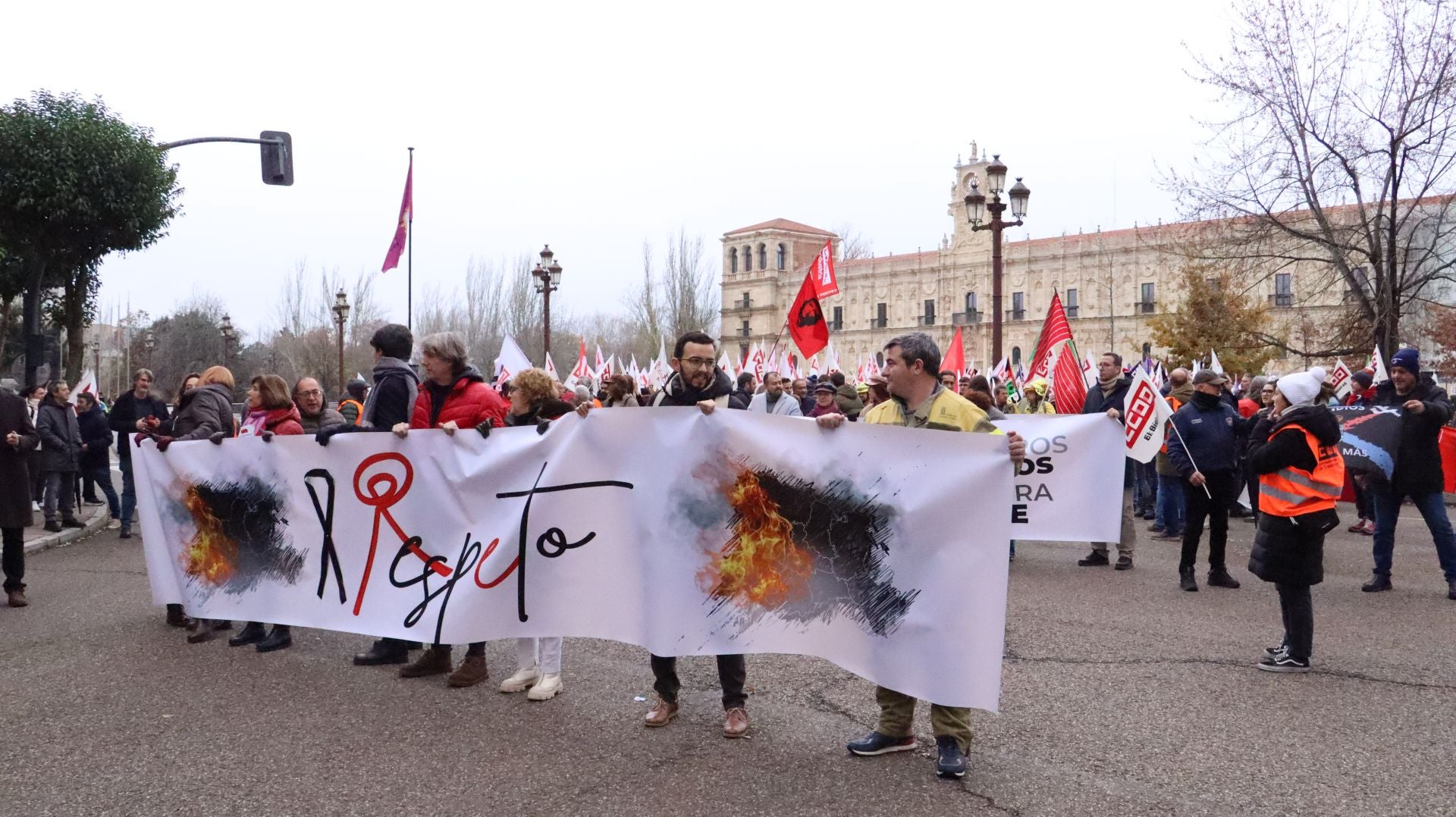 Las imágenes de la movilización &#039;Respeto&#039; en León por la gestión de los incendios forestales