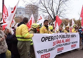 Las imágenes de la movilización 'Respeto' en León por la gestión de los incendios forestales