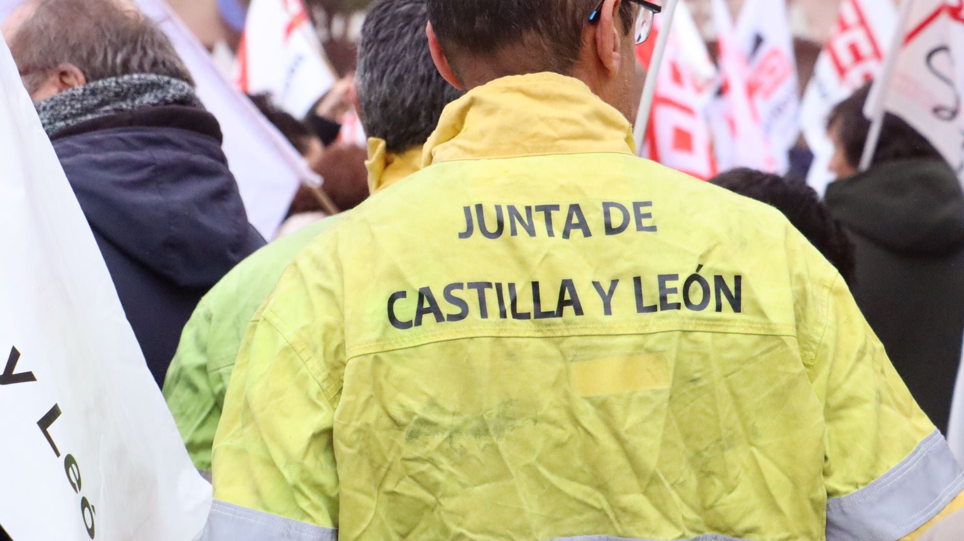 Las imágenes de la movilización &#039;Respeto&#039; en León por la gestión de los incendios forestales