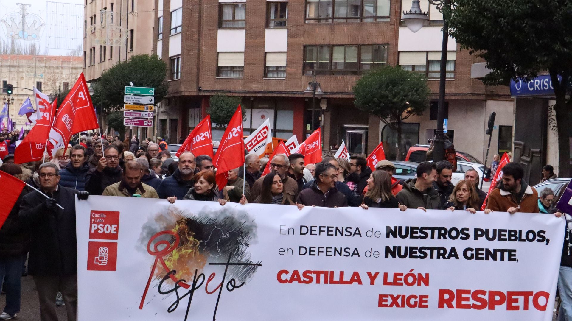 Las imágenes de la movilización &#039;Respeto&#039; en León por la gestión de los incendios forestales