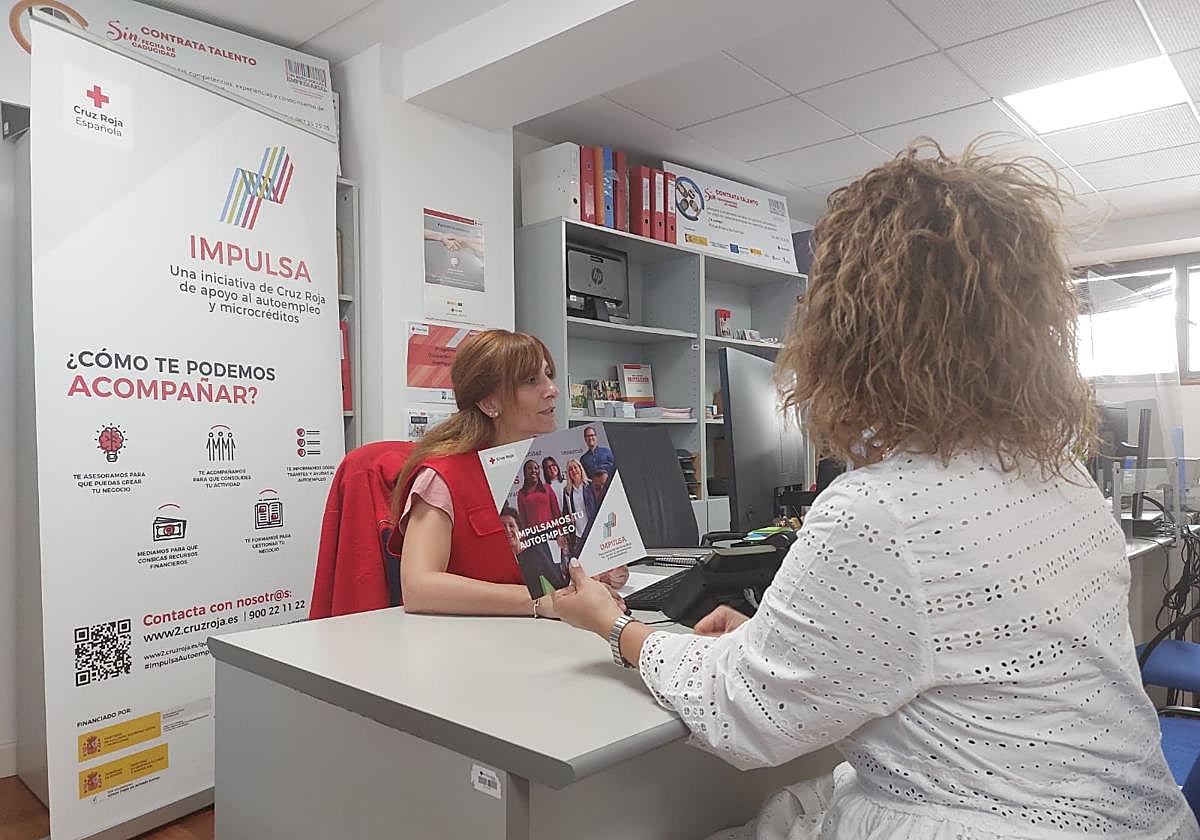 Un municipio de León y Cruz Roja ayudarán a 16 personas en su búsqueda de empleo