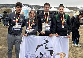 Imagen de cuatro medallistas del club.