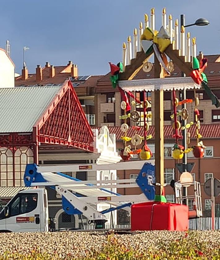 Imagen secundaria 2 - A León le crecen los ramos: 144 velas iluminan la Navidad