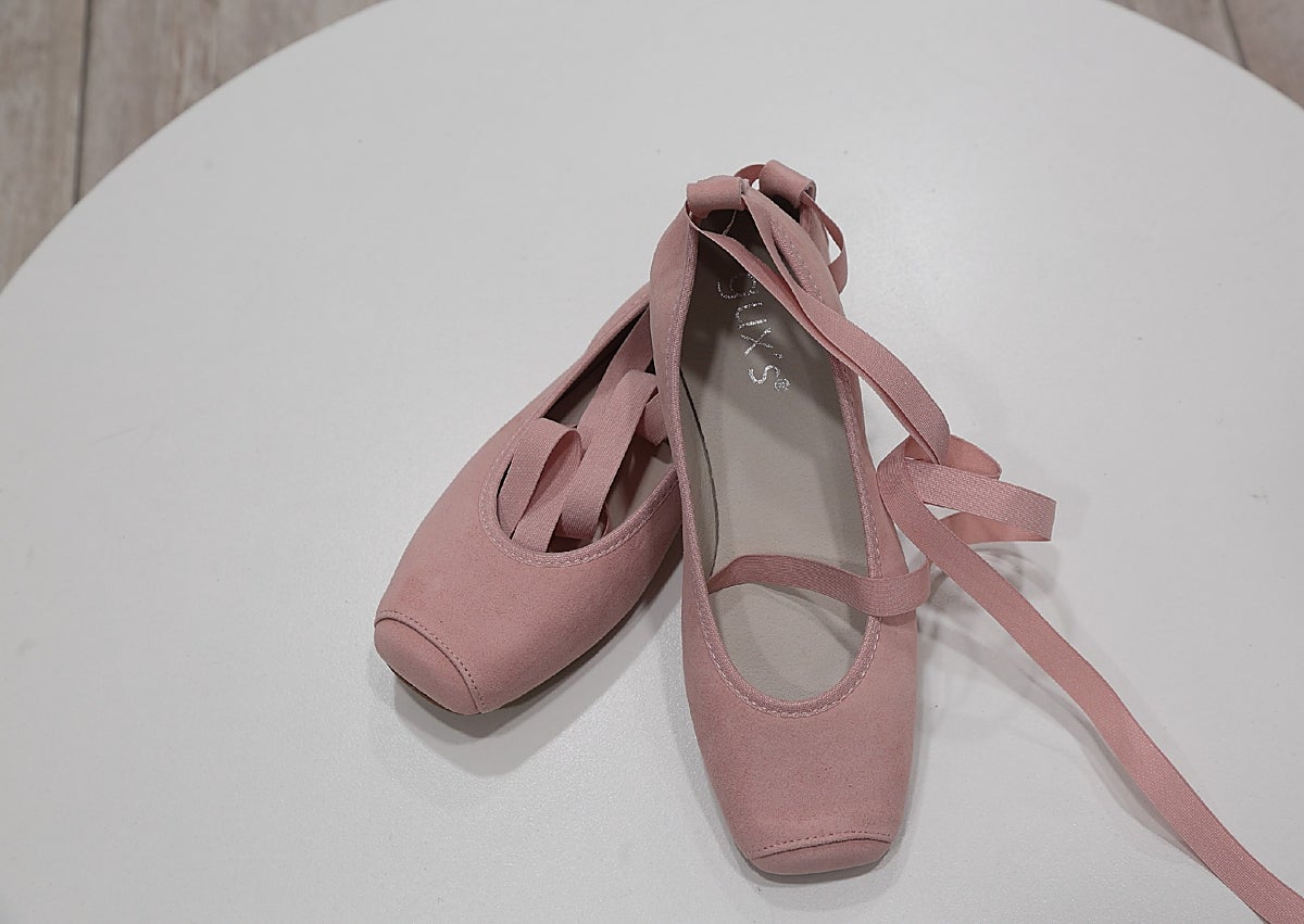 Imagen secundaria 1 - Colección de zapatos de niñas y niños para celebraciones