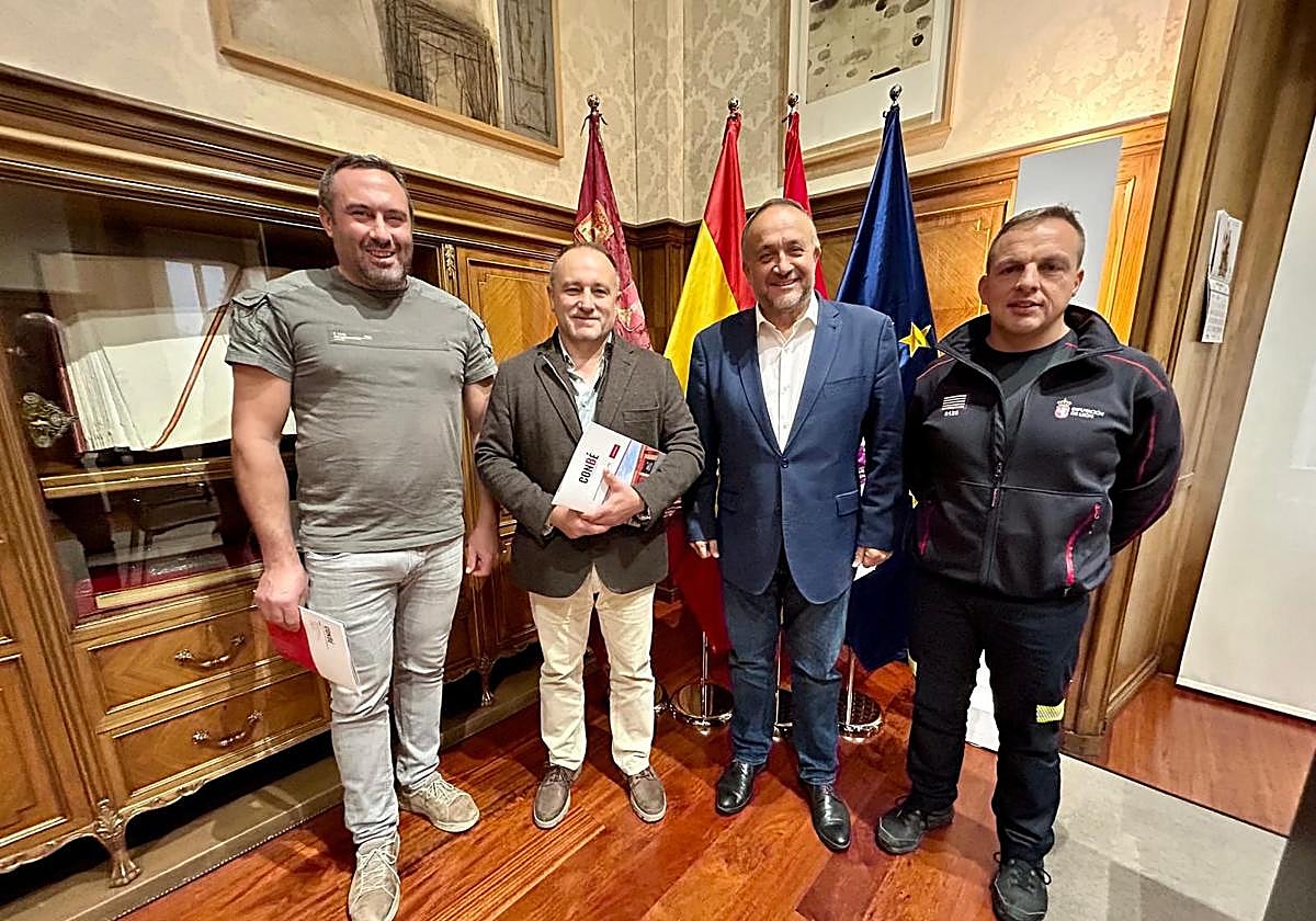 Reunión entre los responsables.