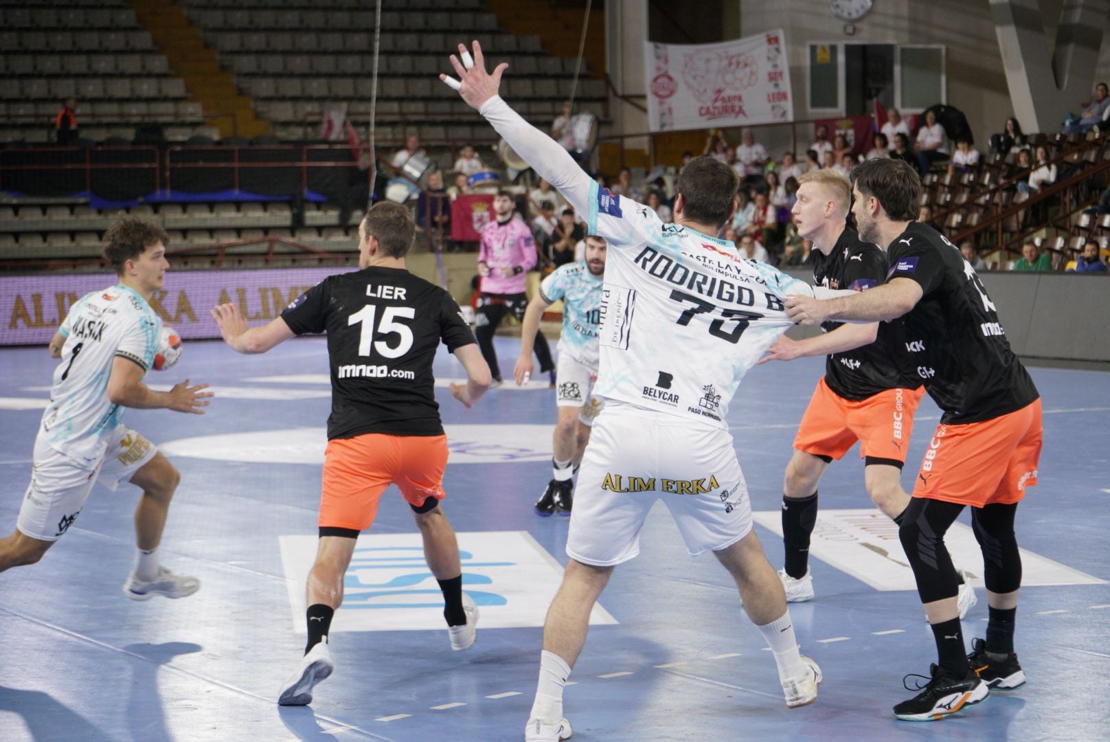 Las mejores imágenes del épico triunfo del Ademar ante el Kadetten