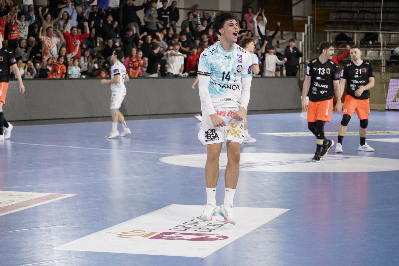 Las mejores imágenes del épico triunfo del Ademar ante el Kadetten