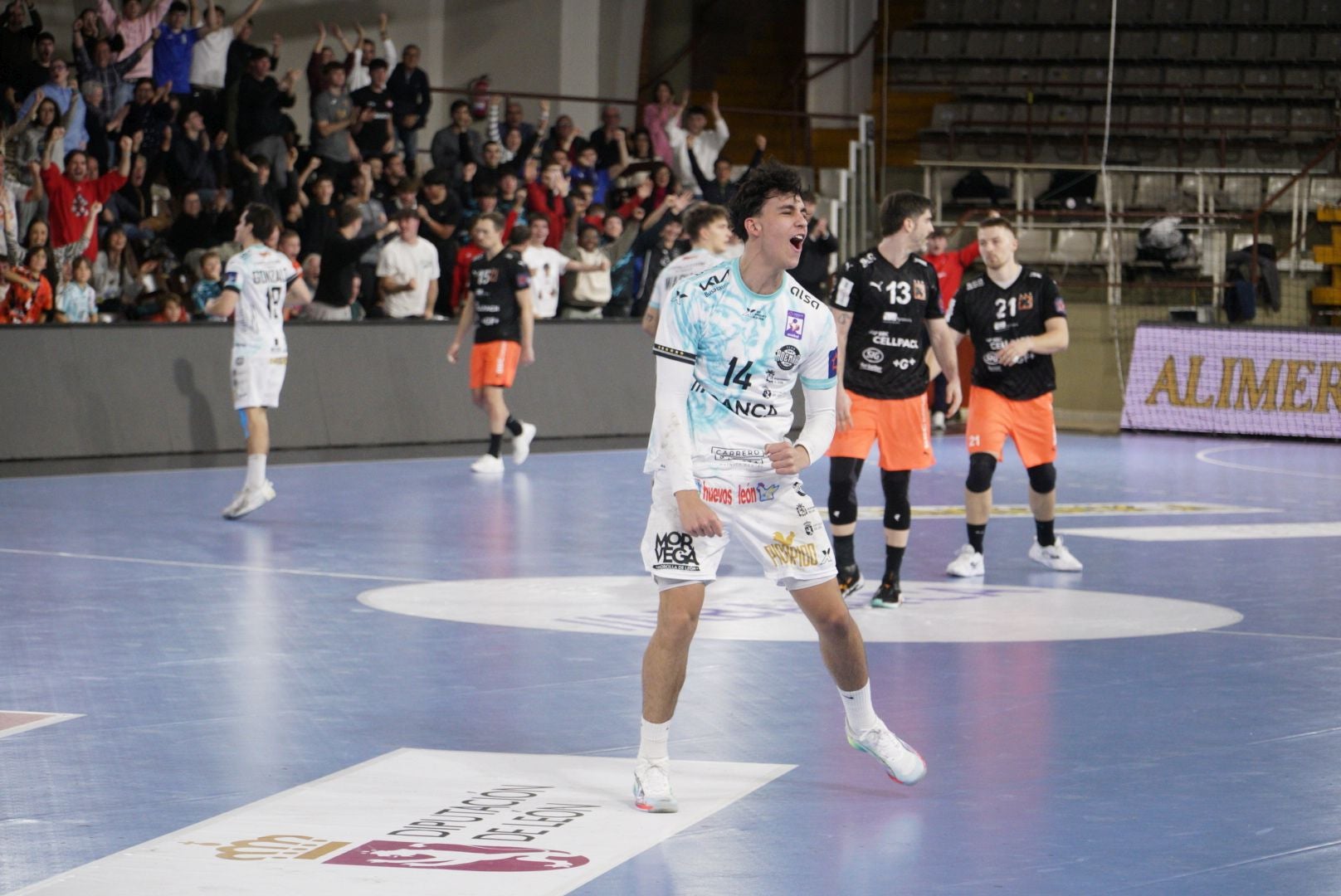 Las mejores imágenes del épico triunfo del Ademar ante el Kadetten