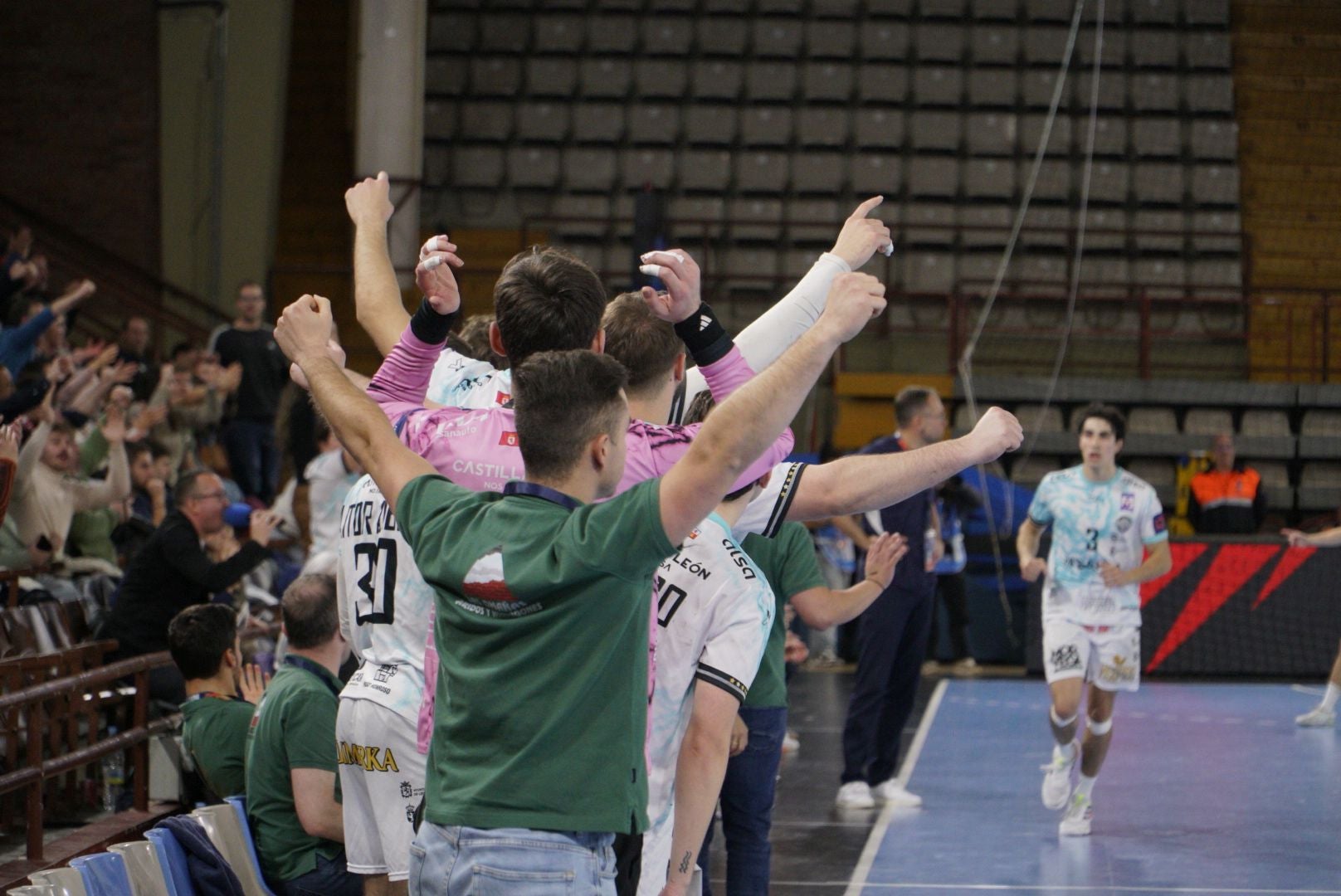 Las mejores imágenes del épico triunfo del Ademar ante el Kadetten