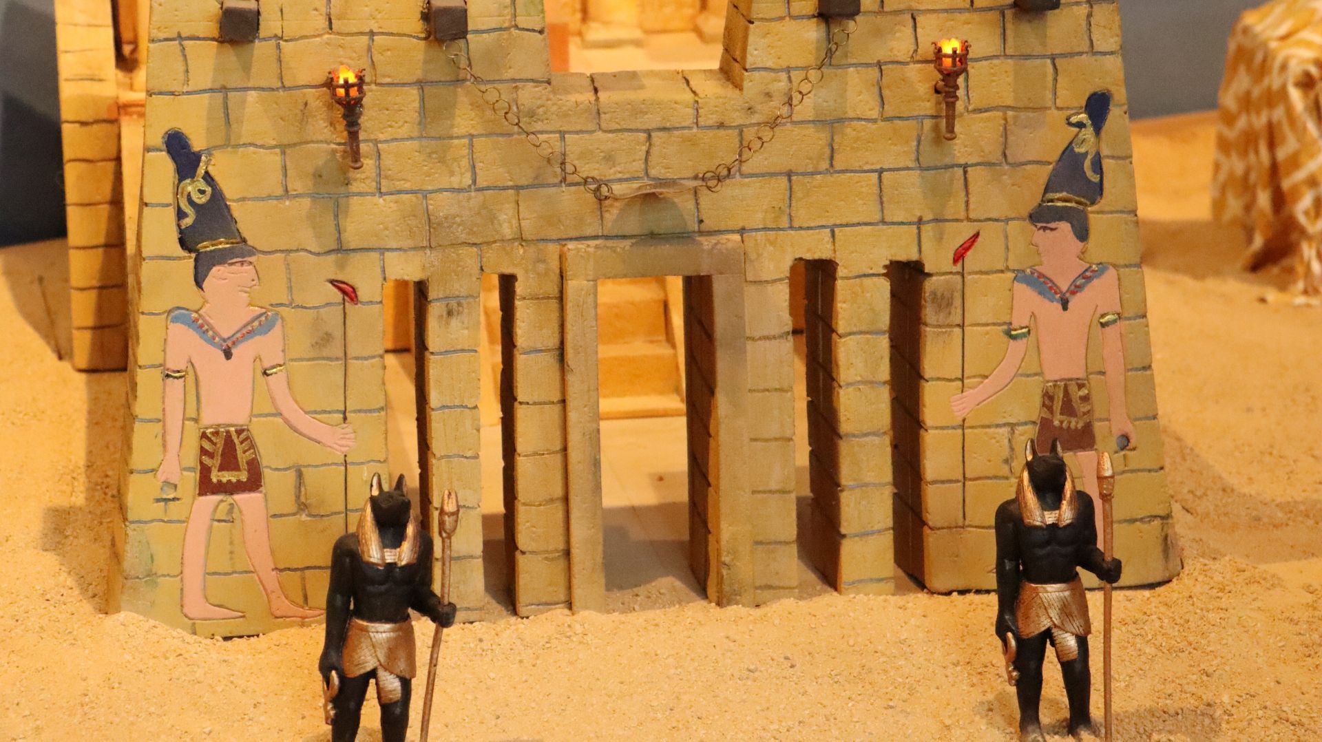 Así se monta un nacimiento monumental de 23 metros