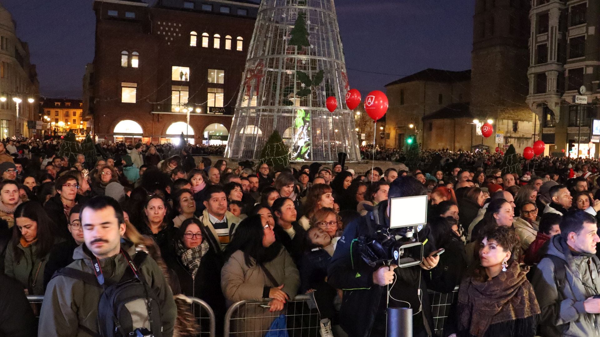 Así ha sido el encendido navideño en la ciudad de León