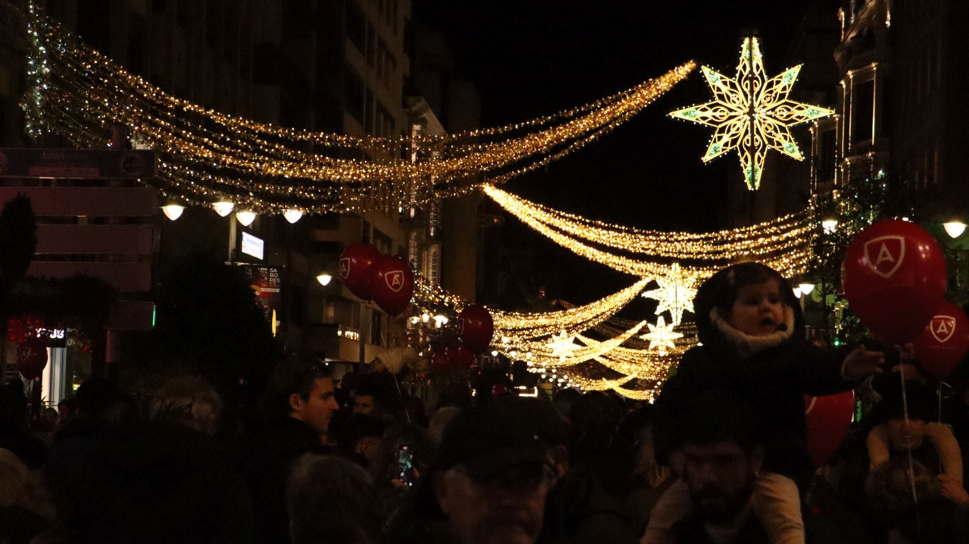 Así ha sido el encendido navideño en la ciudad de León
