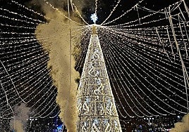 Imagen de archivo del encendido de luces de navidad en León.